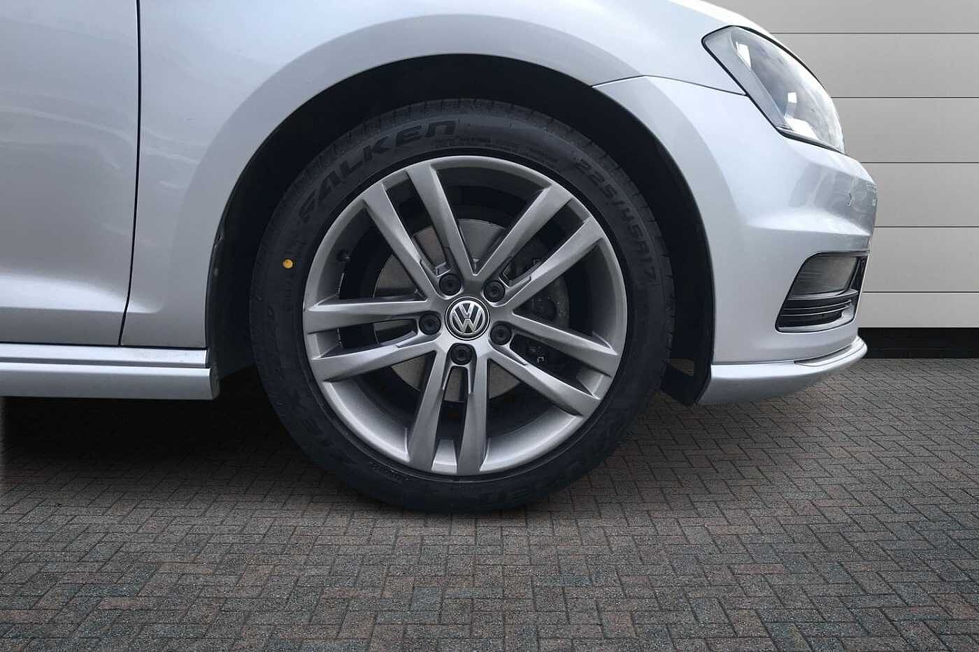 Volkswagen Golf 1.4 TSI BlueMotion Tech ACT R-Line Hatchback 5dr Petrol DSG Euro 6 (s/s) (150 ps