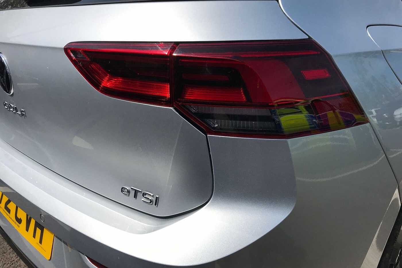 Volkswagen Golf 1.5 eTSI MHEV R-Line Hatchback 5dr Petrol Hybrid DSG Euro 6 (s/s) (150 ps)
